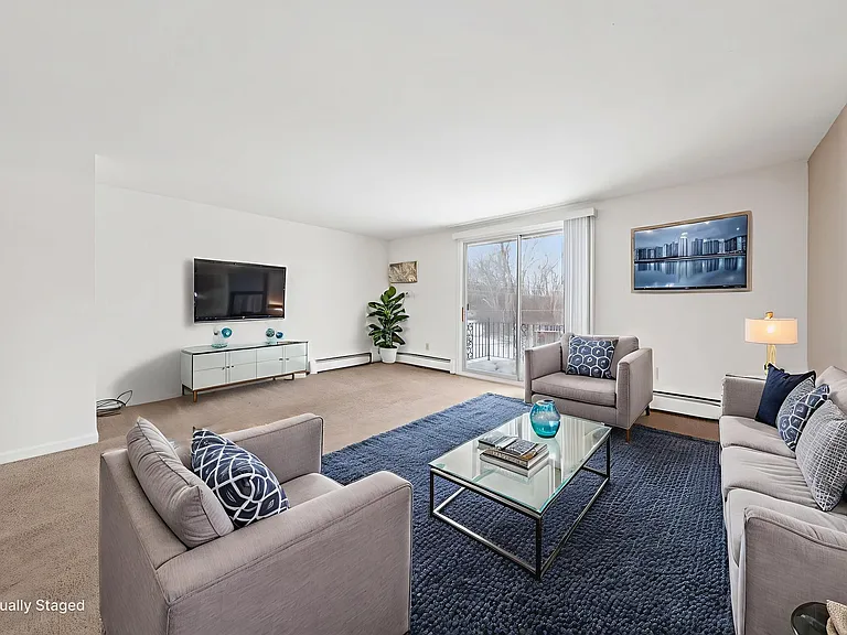 Losson Garden Apartments — Photo 19