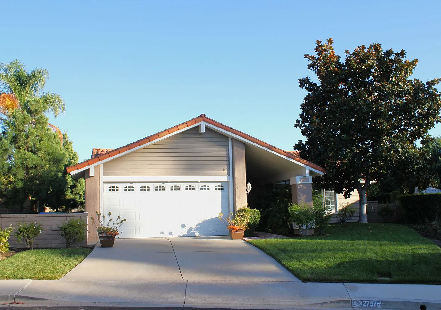 Single Level Mission Viejo Home — Photo 2