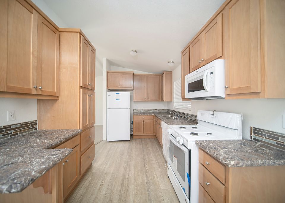 1st image of 725 W Thornton Ave #21