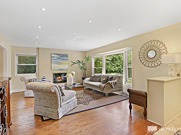3rd image of 11 Linden Ave