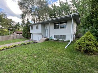 1334 Easter Ln, Eagan, MN 55123