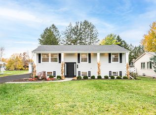 191 N Pleasant Rd, Lake Zurich, IL 60047