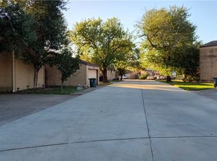 2136 Kazmeier Plz, Bryan, TX 77802