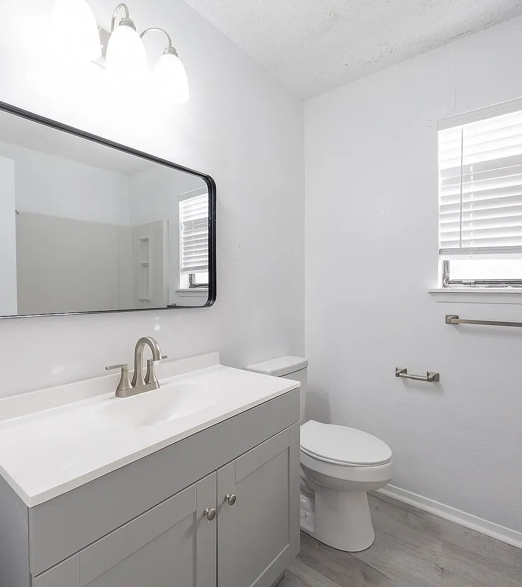 1233 Yeomans Rd — Photo 2