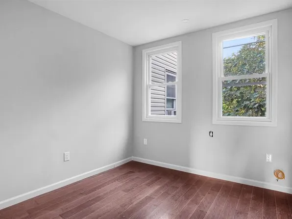 2040 Washington Avenue image 11 of 25