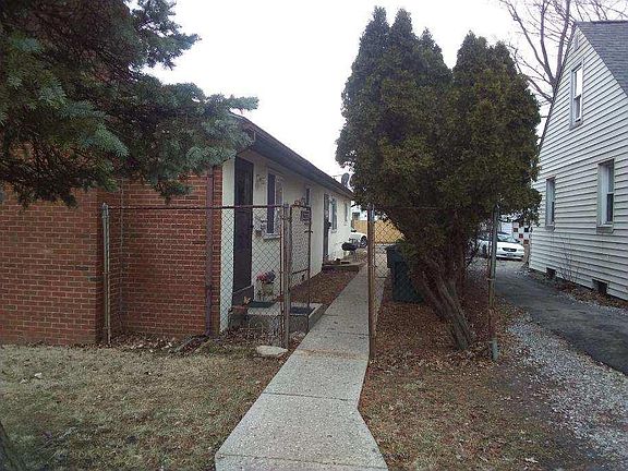 2nd image of 2223-2225 N Homestead Dr