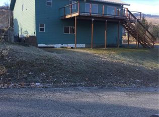 215 14th St, Bridgeport, WA 98813