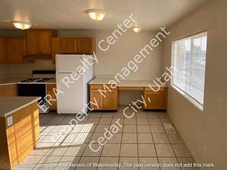 330 N 900 W #H — Photo 9