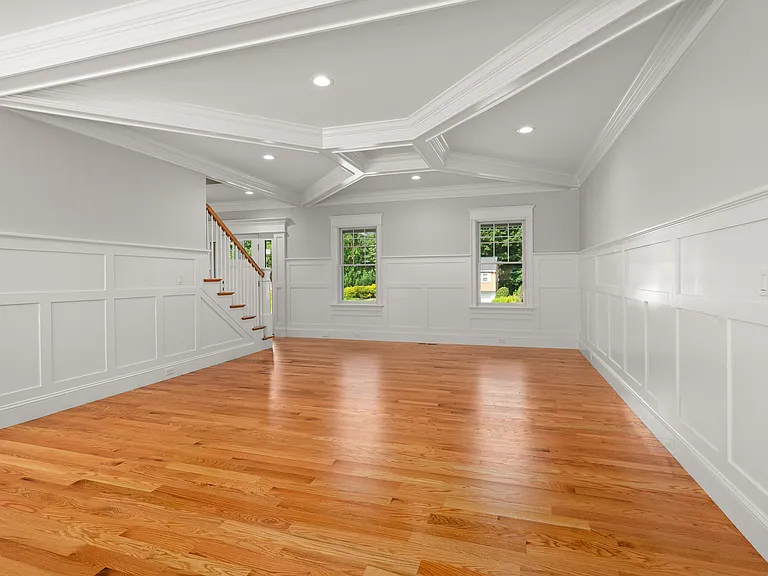 585 Lowell St — Photo 13