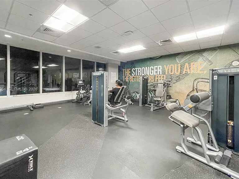 1750 N Bayshore Dr #2402 — Photo 25
