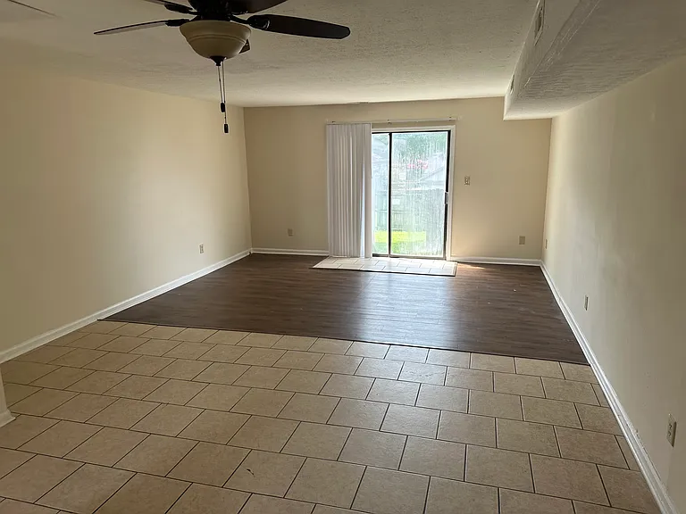 1287 Barnwood Ct #C — Photo 17