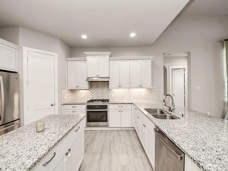 24754 Levante Dr — Photo 34