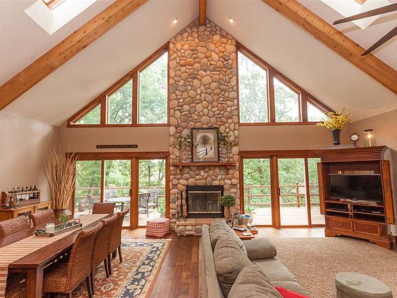3rd image of 41 Arrowhead Ct