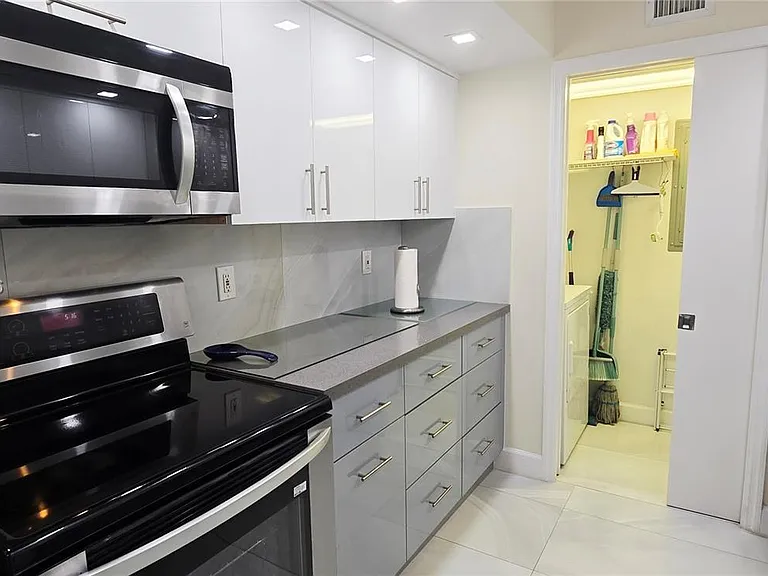 6917 Collins Ave #1212 — Photo 13