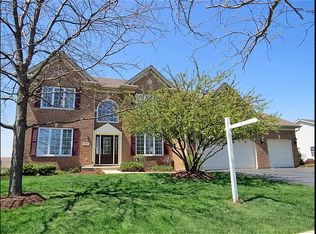 372 Prairieview Dr, Geneva, IL 60134