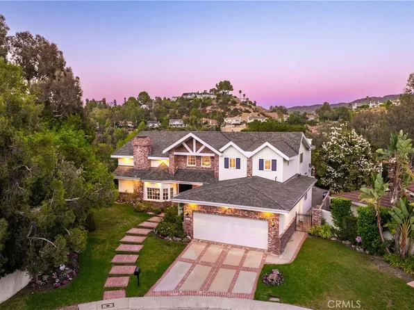 19501 Weeburn Ct, Tarzana, CA 91356