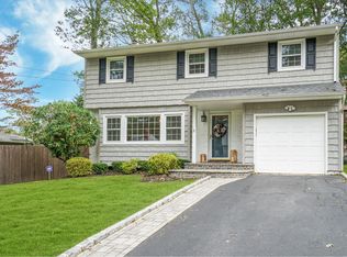3 Hilton Ct, Huntington, NY 11743