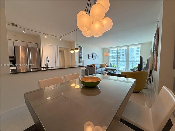 4th image of 1155 Brickell Bay Dr #2000