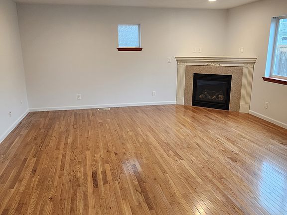 5th image of 1554 Amethyst St SE