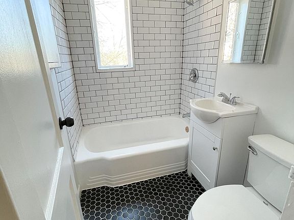 3rd image of 10417 Montrose Ave #M302