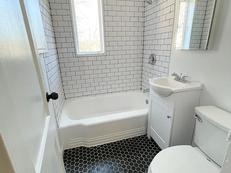 10417 Montrose Ave #M302 — Photo 3