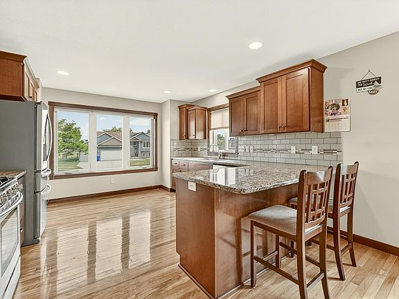 5th image of 4682 Arctic Ln NW