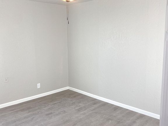 4th image of 1804 N Cochiti Ave