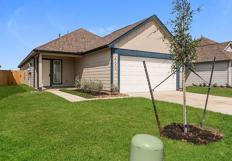 2432 Carp Dr — Photo 3