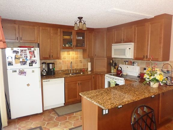 Updated Kitchen w/Granite
