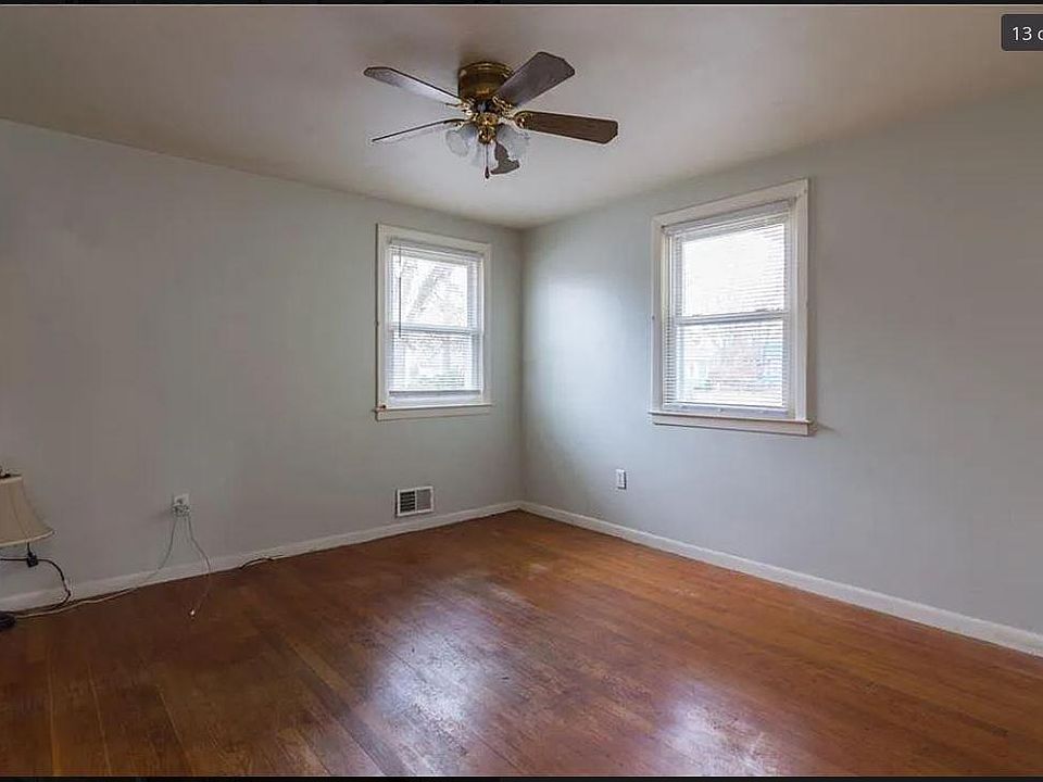 2nd image of 158 Pettaconsett Ave #1