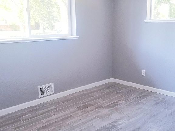 New paint! New floors!