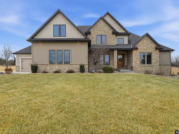 17211 S 38th St, Roca, NE 68430