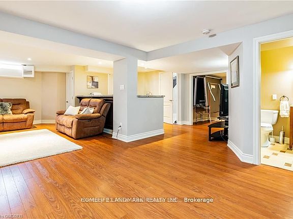 2nd image of 2384 Parkglen Ave