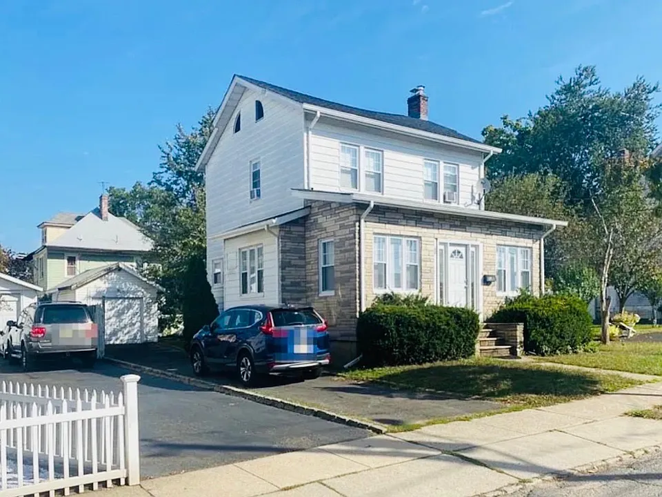 68 Macarthur Ave #1