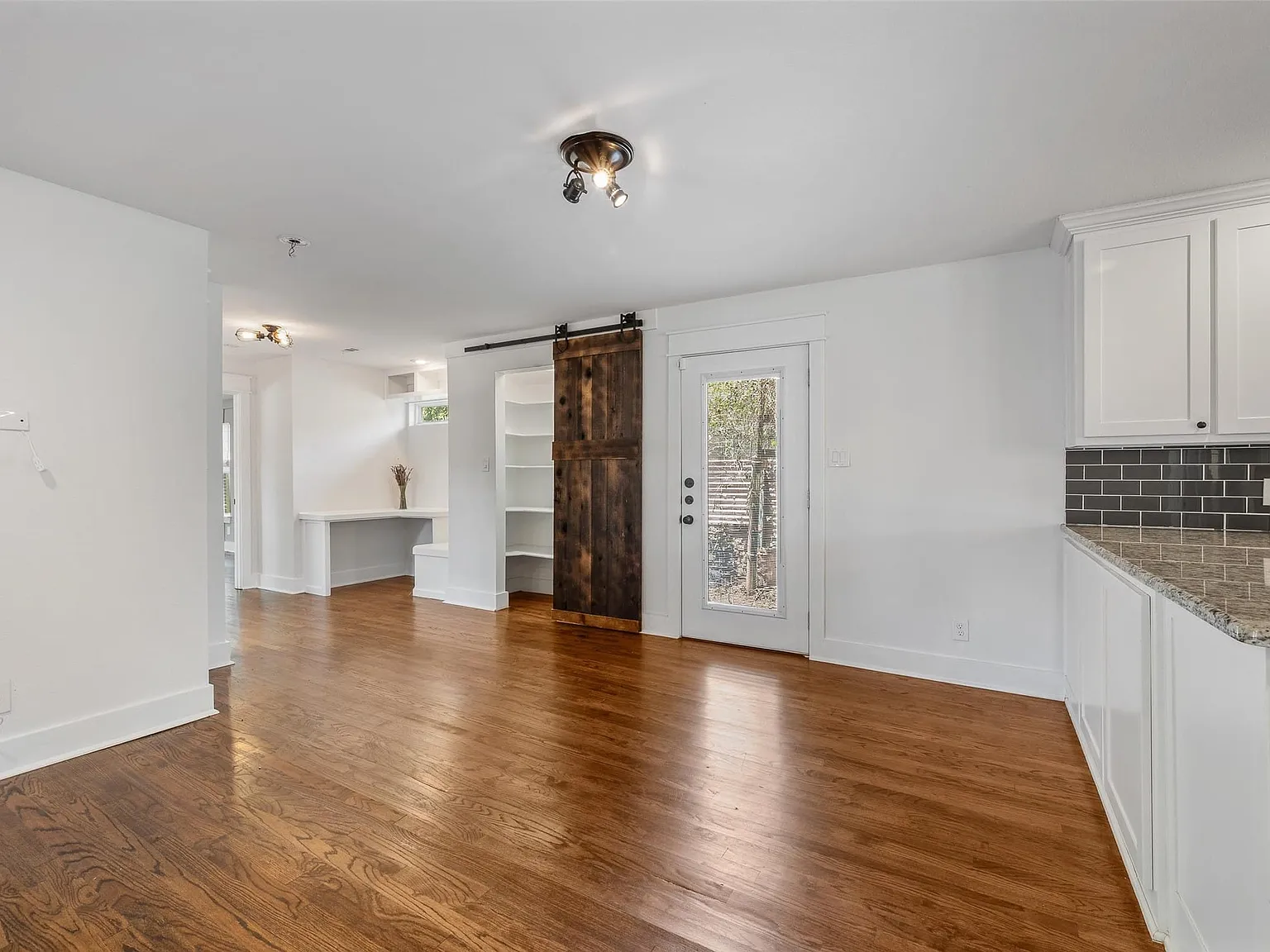 4 bed, 3.0 bath, 2202 sqft, $2,500 — Photo 4
