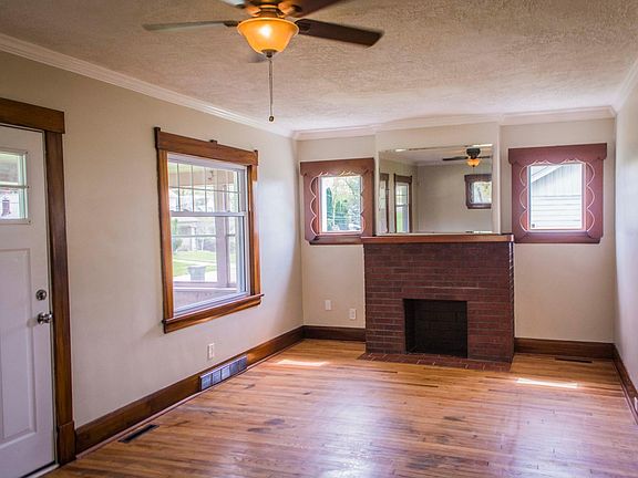 2nd image of 916 Bonnie Brae Ave