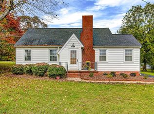 5881 Robinhood Rd, Winston Salem, NC 27106