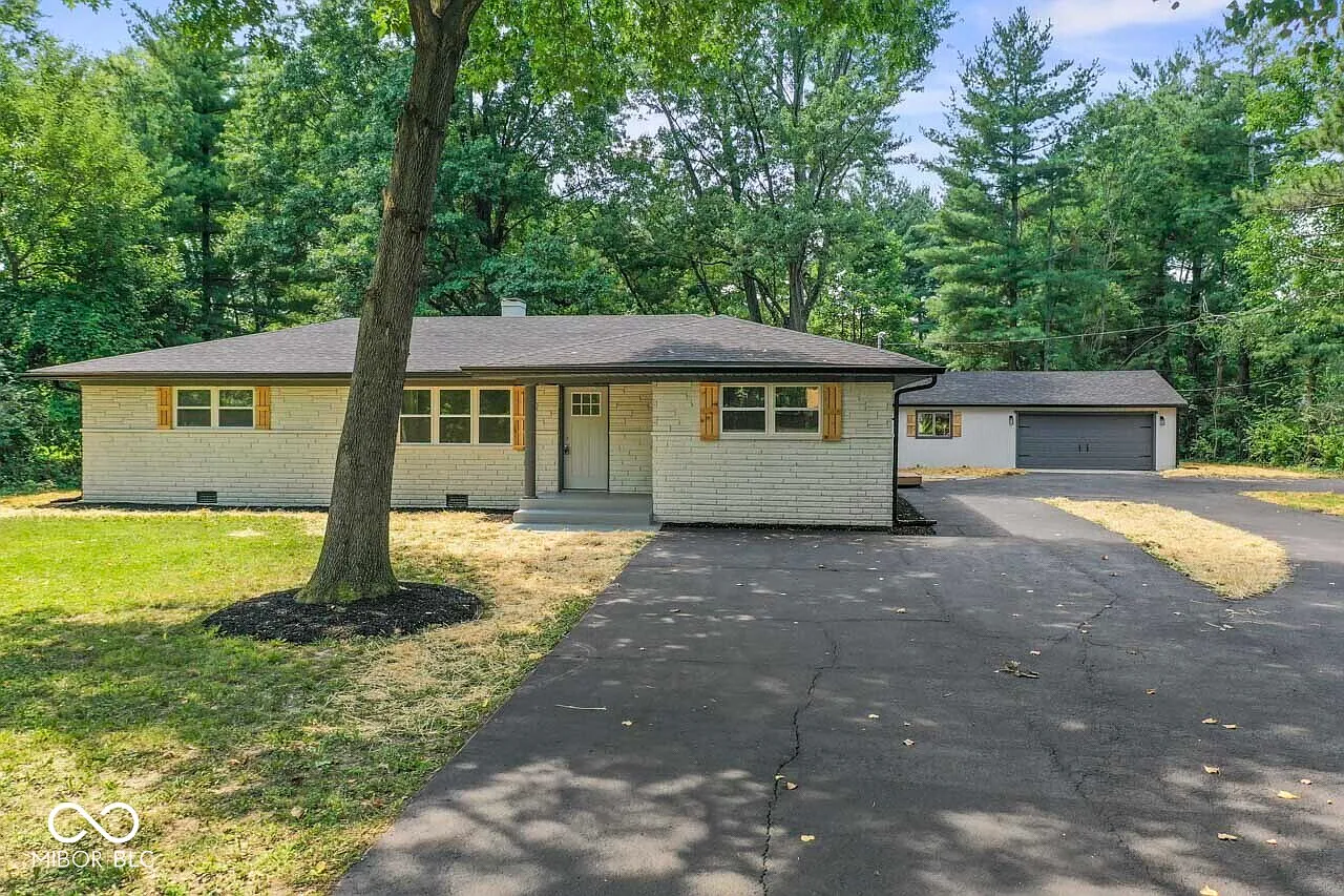 324 N Worth Ave photo 1