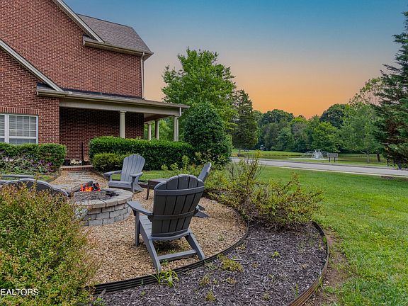 2nd image of 1319 Harrison Glen Ln
