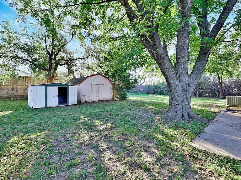 6020 N East Park View St — Photo 11