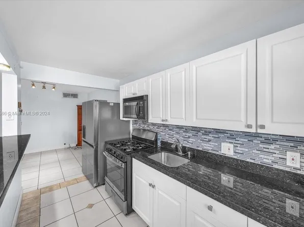 160 NE 203rd Ter APT 32, Miami Gardens, FL 33179