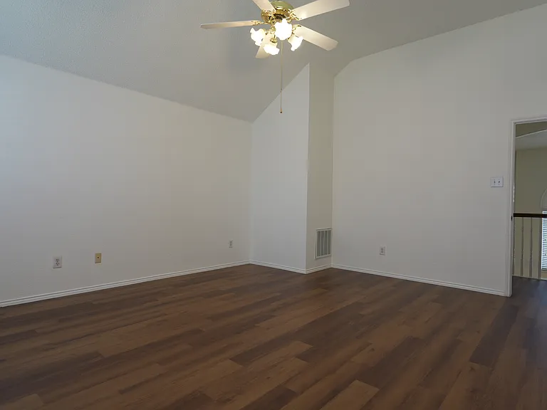 2032 Fox Glen Dr — Photo 22