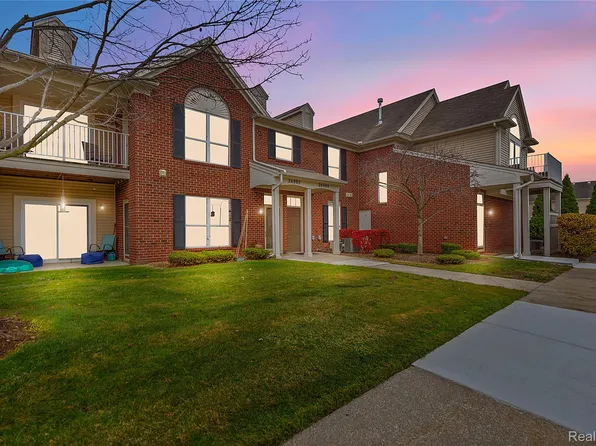 26985 Carrington Pl, Harrison Township, MI 48045