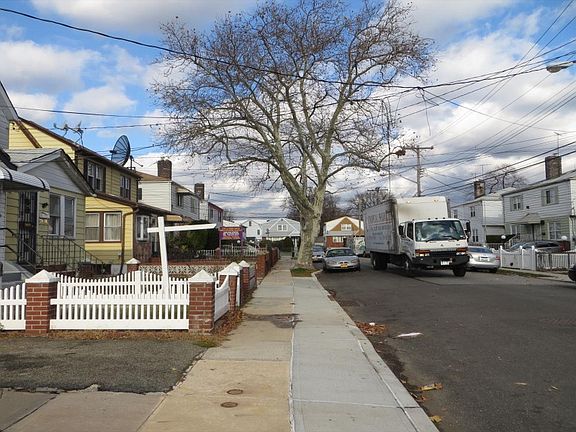 4th image of 11724 202nd St