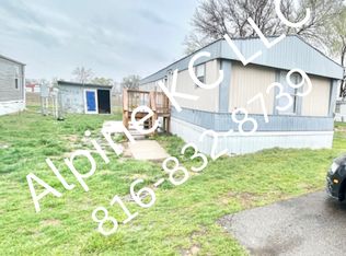 5505 SW Lakefront Ln S Trailer 11, Saint Joseph, MO 64504