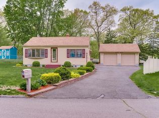 60 Pembroke Pl, Chicopee, MA 01020