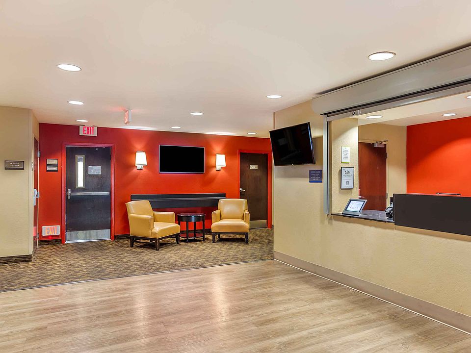 Lobby and Guest Check-in