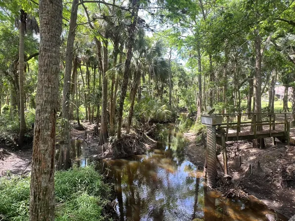 9060 Fleming Grant Rd, Micco, FL 32976