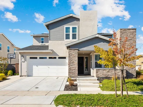 6057 Danwood Dr, Roseville, CA 95747