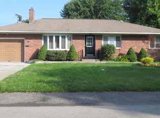 46 Forest Dr, Albany, NY 12205